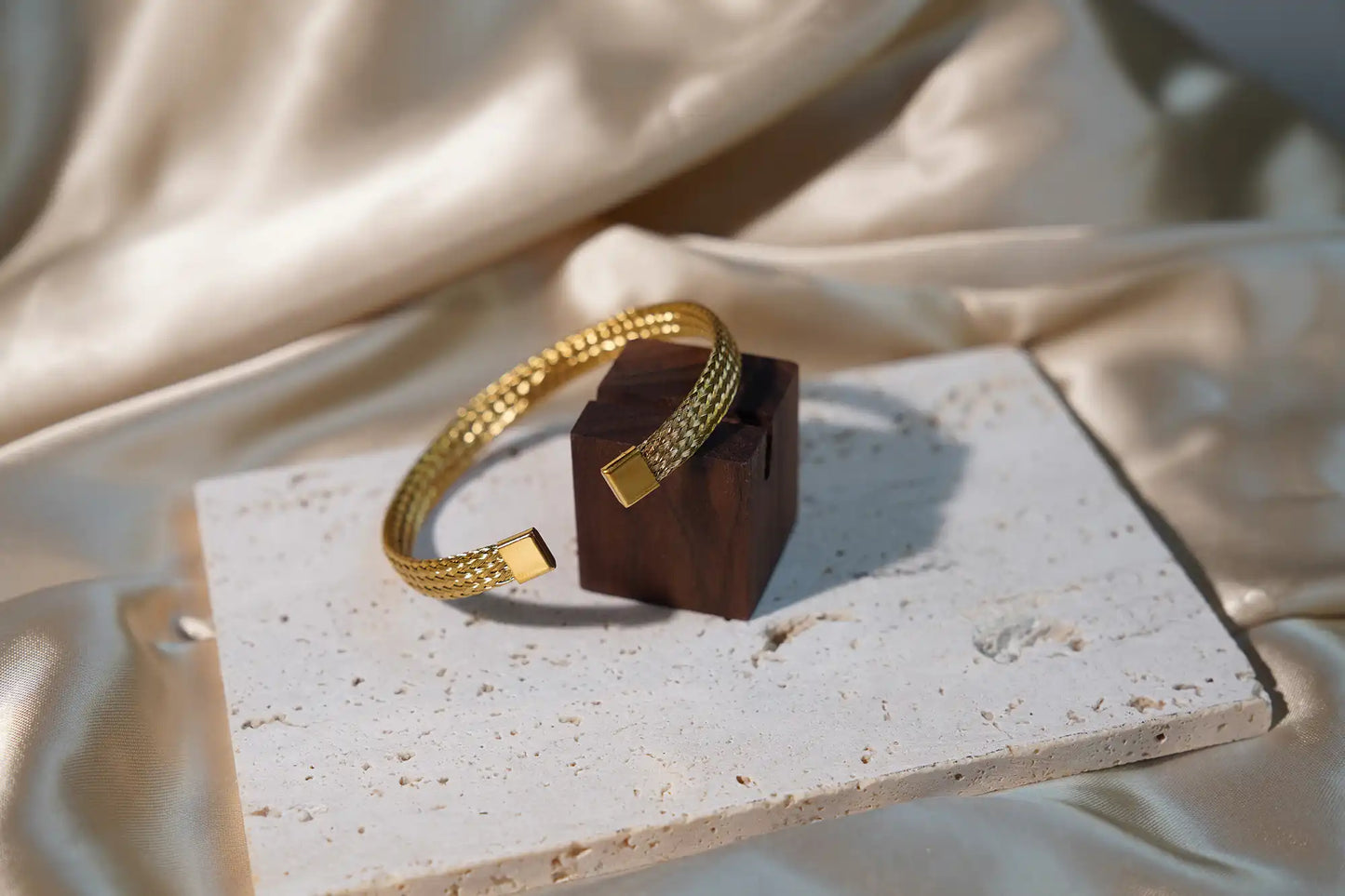 Modern Woven Golden Cuff (Sofia)