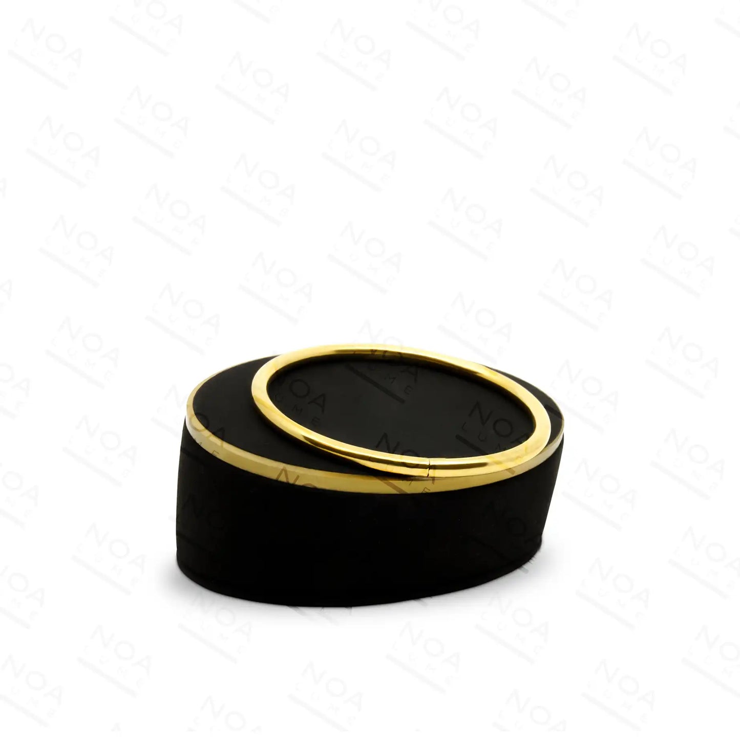 Sleek Gold Circle Bracelet