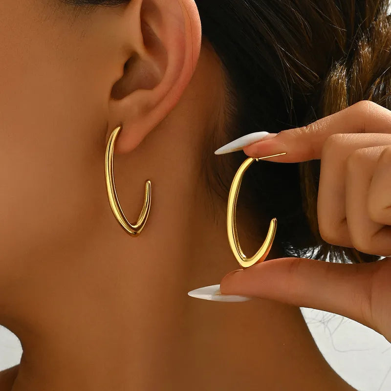 Curved Elegance Hoops