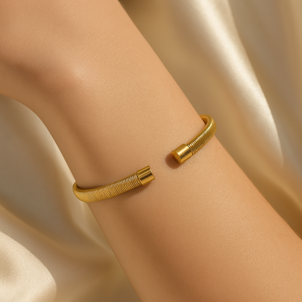 Classic Gold Ribbed Bracelet