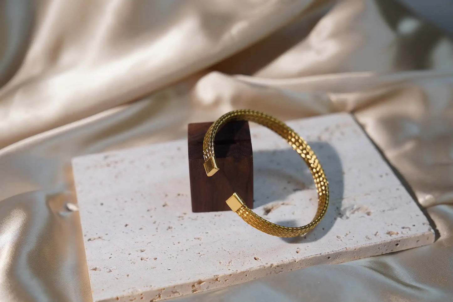 Modern Woven Golden Cuff (Sofia)
