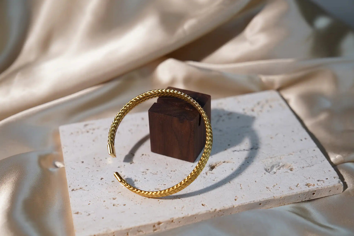 Modern Woven Golden Cuff (Sofia)