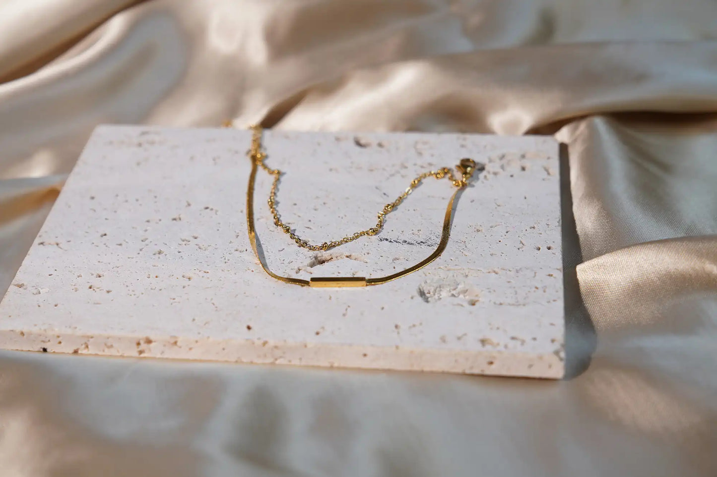 Delicate Bar Chain Bracelet