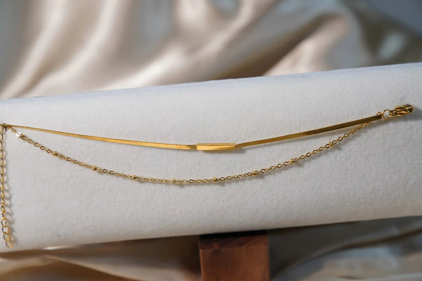 Delicate Bar Chain Bracelet