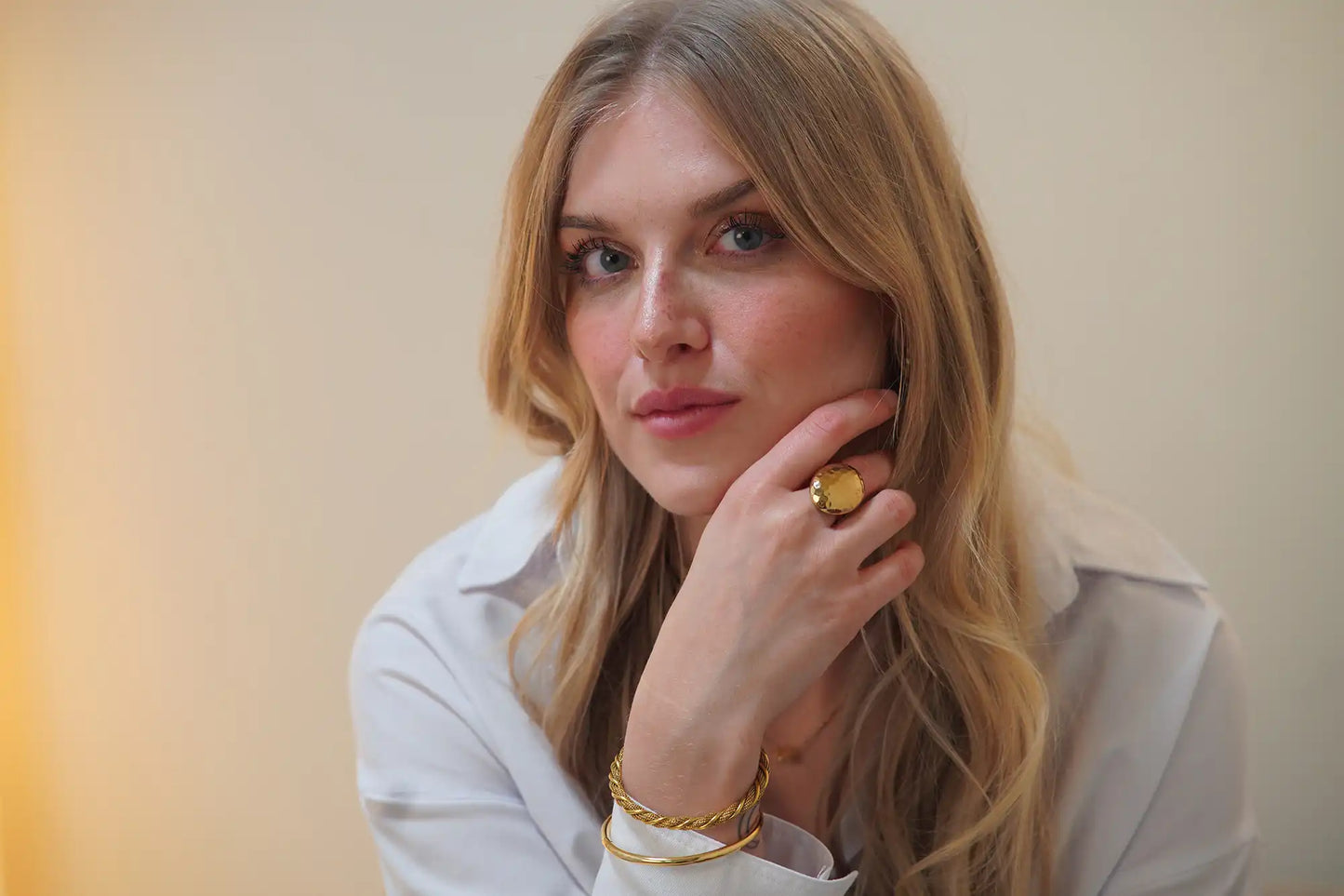 Sleek Gold Circle Bracelet